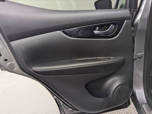 Used 2019 Nissan Rogue Sport SV FWD image 16