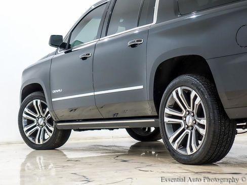 Used 2019 GMC Yukon XL Denali w/ Denali Ultimate Package image 11