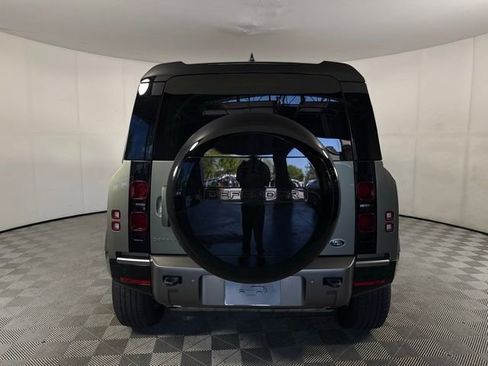 Used 2023 Land Rover Defender 110 X-Dynamic SE image 5