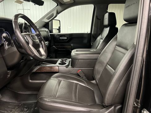 Certified 2022 GMC Sierra 2500 Denali w/ Denali Ultimate Package AWD/4WD image 13