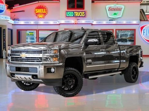 Used 2015 Chevrolet Silverado 2500 High Country w/ Duramax Plus Package image 2