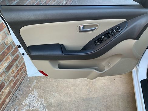 Used 2008 Hyundai Elantra GLS image 22