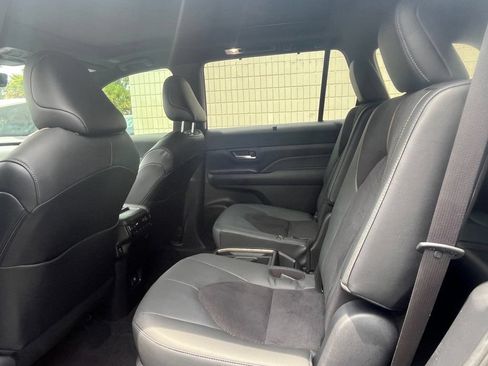 Used 2025 Toyota Grand Highlander AWD Hybrid image 12