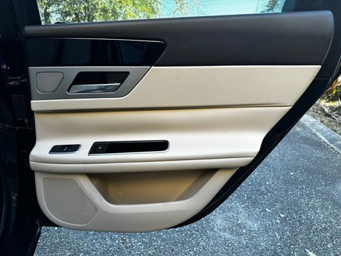 Used 2017 Jaguar XF Premium image 35