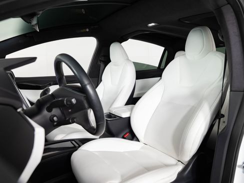 Used 2020 Tesla Model X Long Range image 16