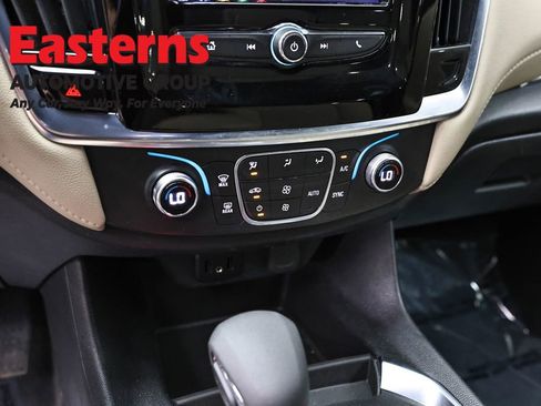 Used 2022 Chevrolet Traverse LS AWD/4WD image 19