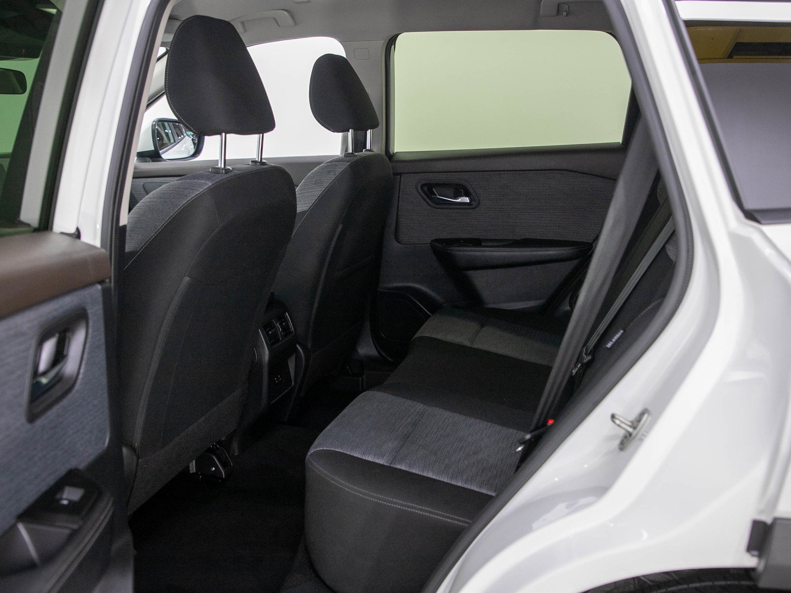Used 2023 Nissan Rogue SV AWD/4WD image 18