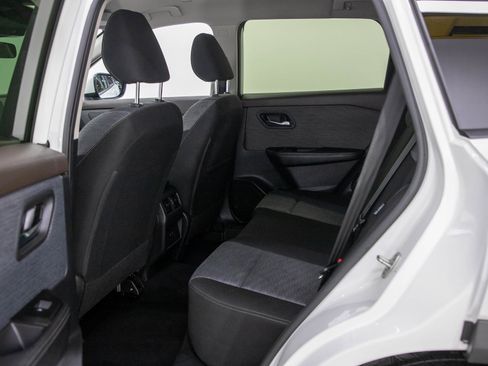 Used 2023 Nissan Rogue SV AWD/4WD image 18