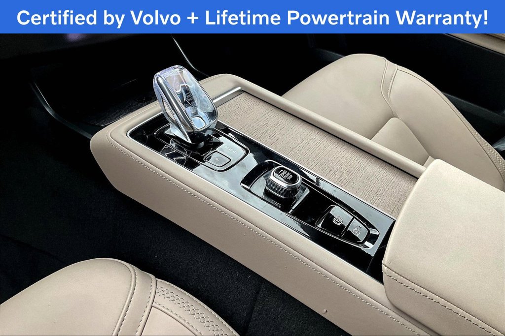 Used 2025 Volvo XC90 B6 Plus AWD/4WD image 19