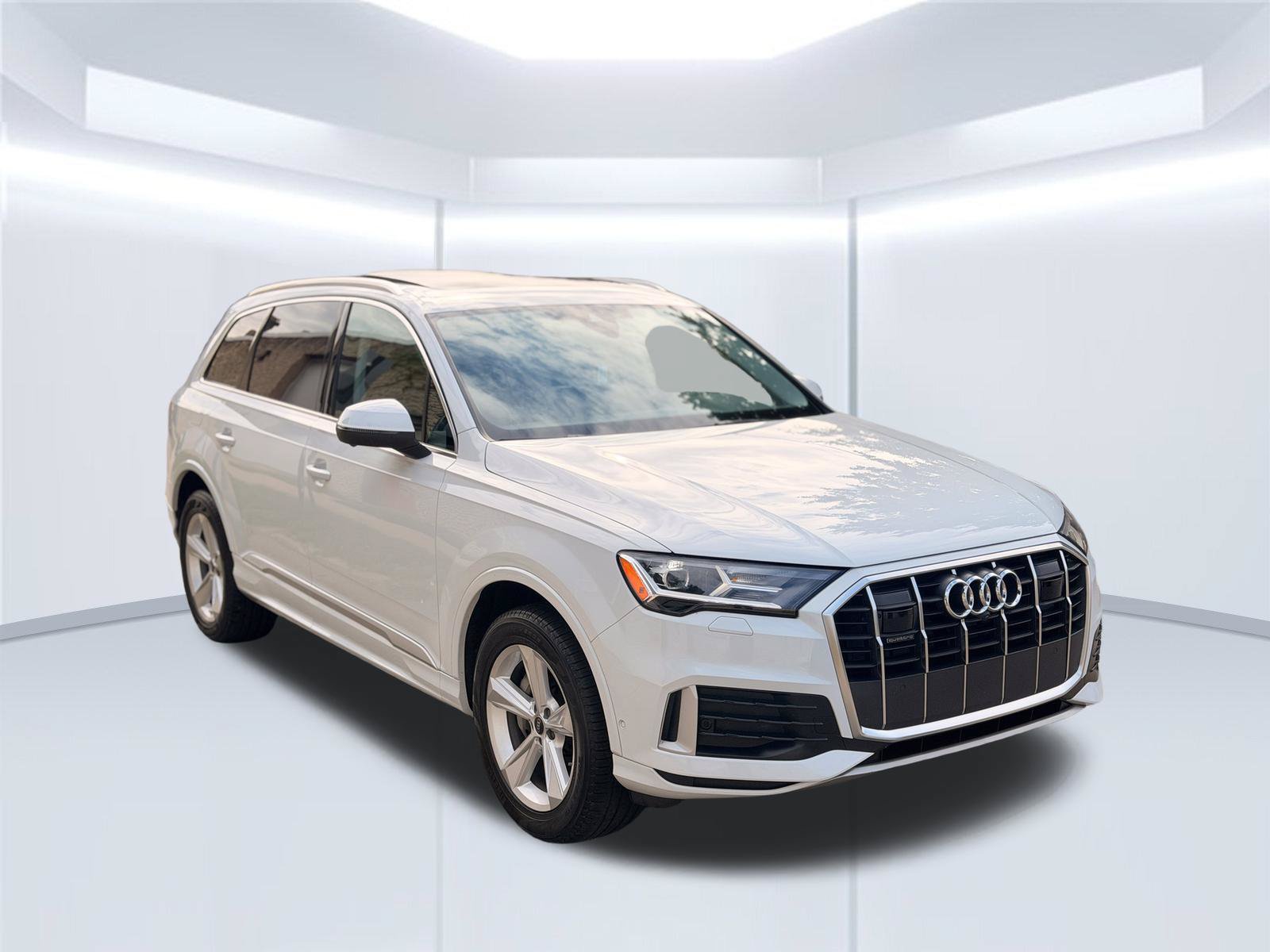 Used 2023 Audi Q7 2.0T Premium w/ Convenience Package AWD/4WD image 3