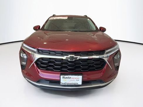 Certified 2024 Chevrolet Trax LT w/ Driver Confidence Package FWD image 2
