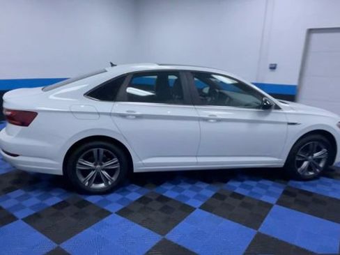 Used 2019 Volkswagen Jetta R-Line w/ R-Line Cold Weather Package FWD image 9