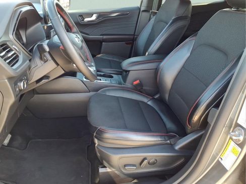 Used 2025 Ford Escape ST-Line w/ Equipment Group 301A image 11