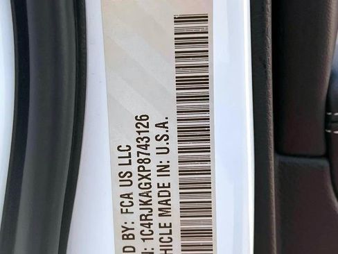 Certified 2023 Jeep Grand Cherokee L Laredo image 20