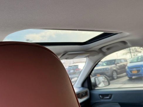 Used 2023 Ford Maverick Lariat w/ Equipment Group 500A Standard image 11