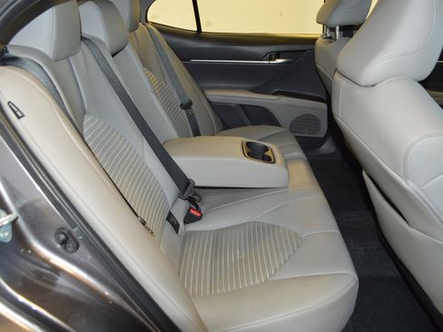 Used 2022 Toyota Camry SE image 12
