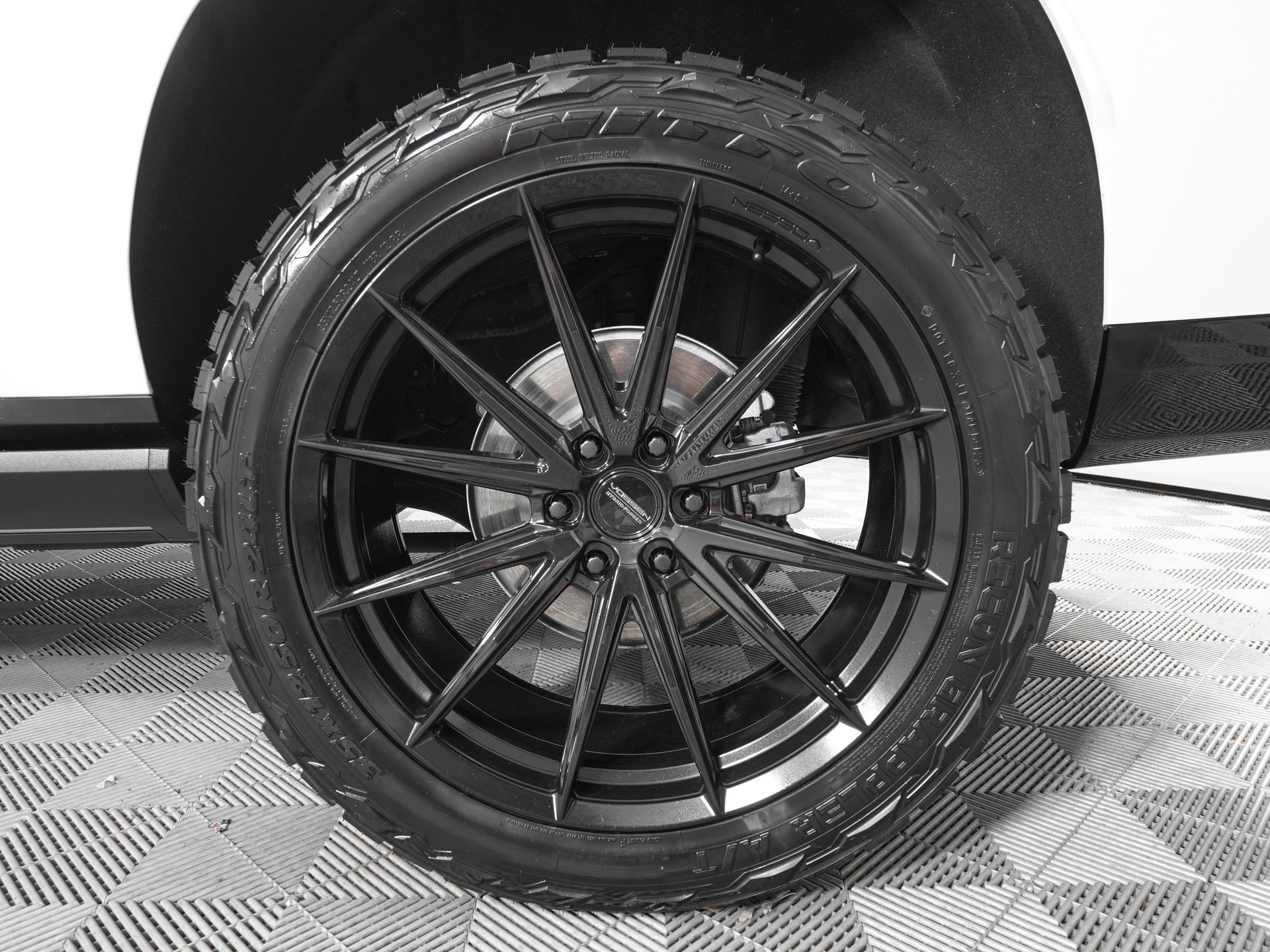 Used 2025 Cadillac Escalade ESV Sport Platinum AWD/4WD image 35
