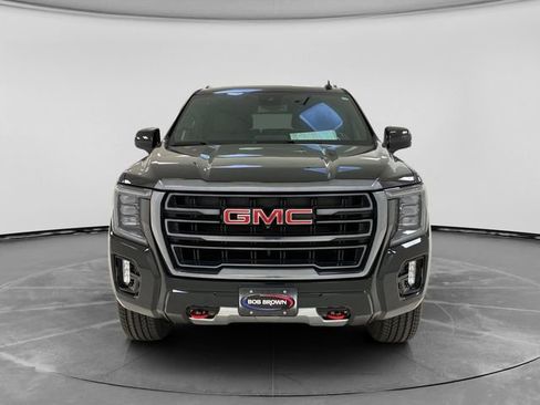 Used 2024 GMC Yukon XL AT4 w/ AT4 Premium Package AWD/4WD image 8