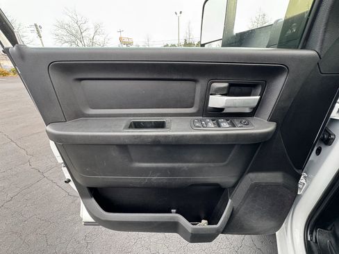 Used 2019 RAM 3500 Tradesman w/ Chrome Appearance Group image 16