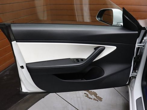 Used 2020 Tesla Model 3 Performance image 34