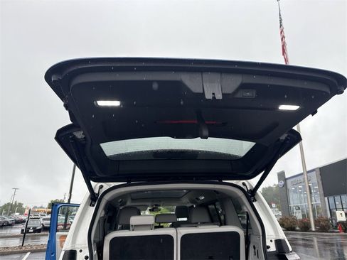 New 2025 Volkswagen ID. Buzz 1st Edition image 40