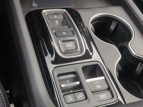 Used 2024 Honda Pilot Touring image 27