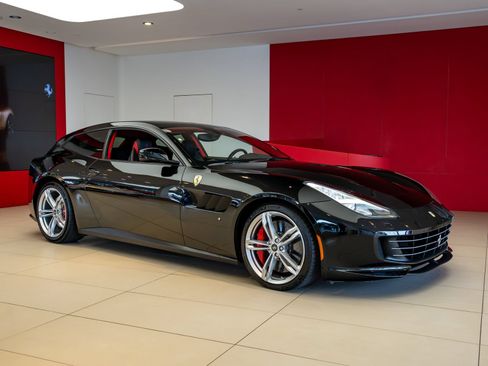 Used 2017 Ferrari GTC4Lusso AWD/4WD image 1