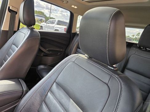 Used 2018 Ford Escape SEL AWD/4WD image 12