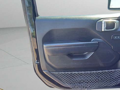 Used 2023 Jeep Gladiator Sport AWD/4WD image 10