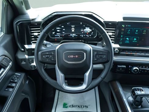 Used 2024 GMC Sierra 1500 SLT AWD/4WD image 17