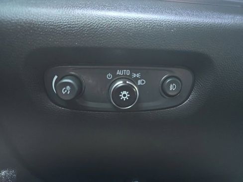 Used 2019 Chevrolet Traverse LT image 10