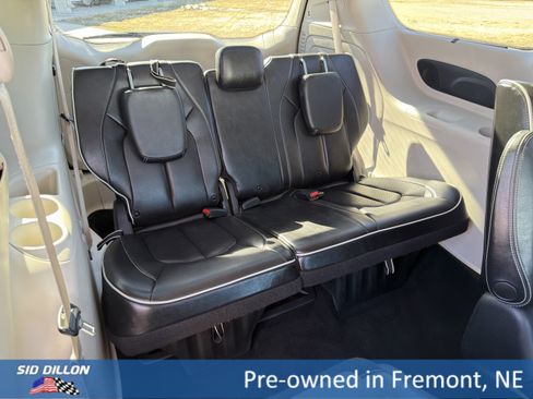 Used 2021 Chrysler Pacifica Limited w/ Premium & Safety Sphere Group image 20