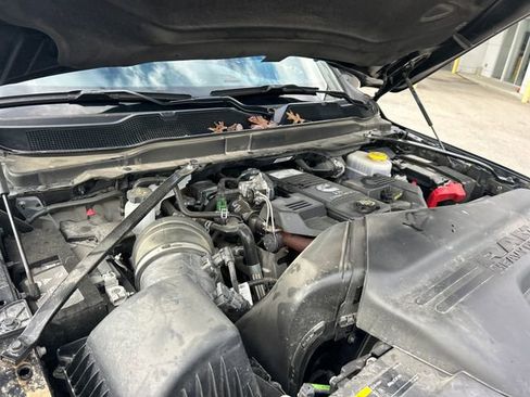 Used 2024 RAM 2500 Tradesman w/ Chrome Appearance Group image 36