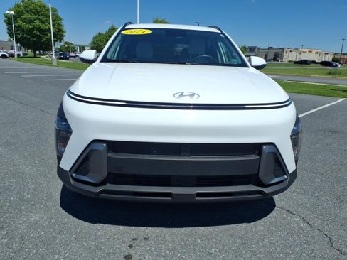 Used 2024 Hyundai Kona SEL w/ Convenience Package FWD image 2