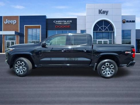 Used 2023 Chevrolet Colorado Z71 w/ Z71 Convenience Package 2 AWD/4WD image 2