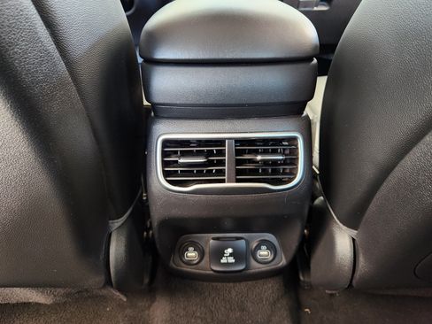 Used 2023 Hyundai Santa Fe Limited AWD/4WD image 31