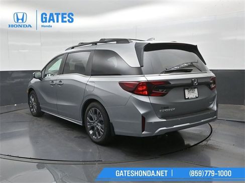 New 2026 Honda Odyssey Touring image 8