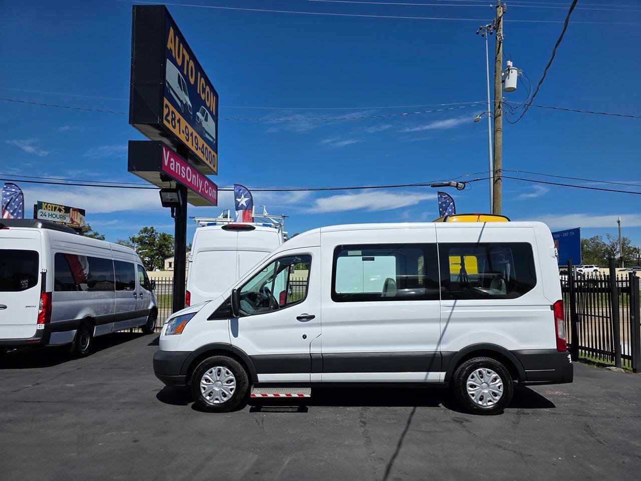 Used 2018 Ford Transit 150 XL RWD image 6