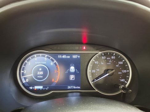 Used 2019 Nissan Kicks SR w/ SR Premium Package FWD image 25