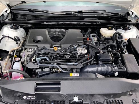 Used 2025 Toyota Camry SE FWD image 31