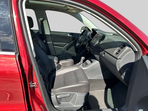 Used 2012 Volkswagen Tiguan S AWD/4WD image 16