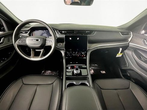 New 2025 Jeep Grand Cherokee L Limited w/ Black Appearance Package image 5