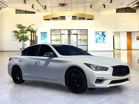 Used 2018 INFINITI Q50 Luxe w/ Essential Package (3.0T Luxe) RWD image 3