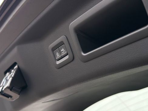 New 2026 MAZDA CX-90 Plug-In Hybrid w/ Preferred image 8