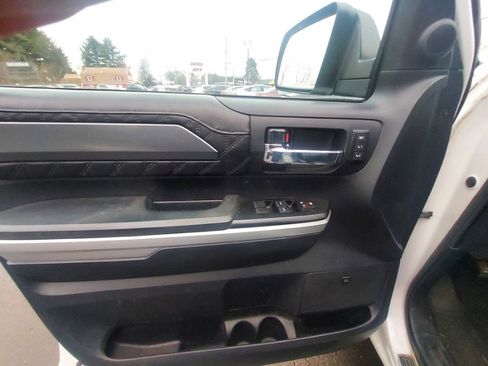 Used 2016 Toyota Tundra Platinum image 8