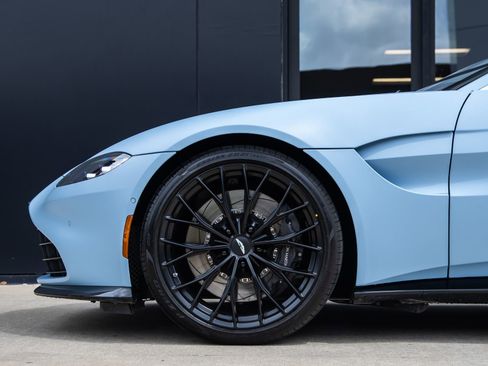 Used 2022 Aston Martin V8 Vantage Coupe RWD image 11