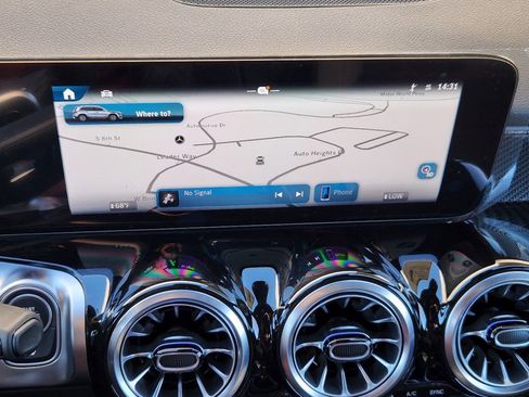 New 2025 Mercedes-Benz GLB 35 AMG 4MATIC image 17