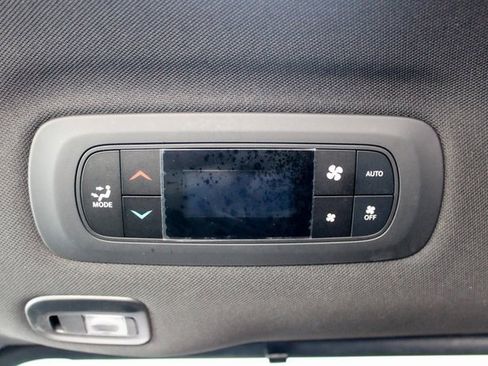 Used 2023 Chrysler Pacifica Limited w/ S Appearance Package image 41