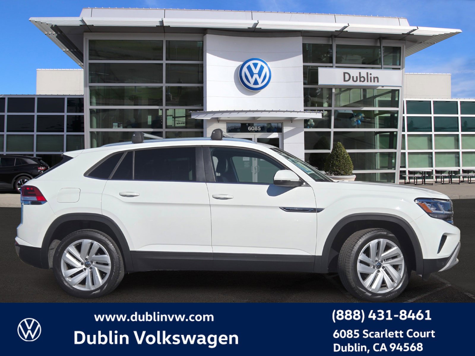 Certified 2023 Volkswagen Atlas Cross Sport SE FWD image 3