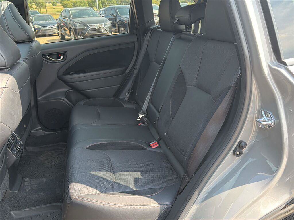 Used 2025 Subaru Forester Touring w/ Popular Package - Touring AWD/4WD image 12